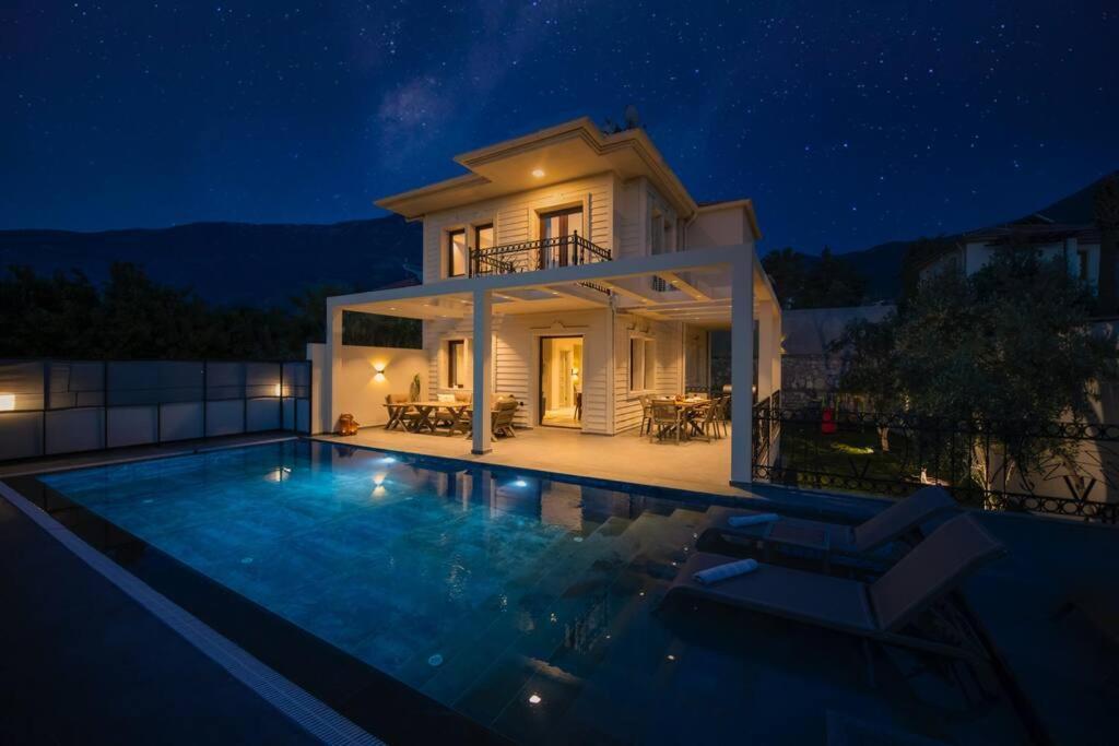 Havuzlu Korunakli Jakuzili Villa Fethiye Esterno foto