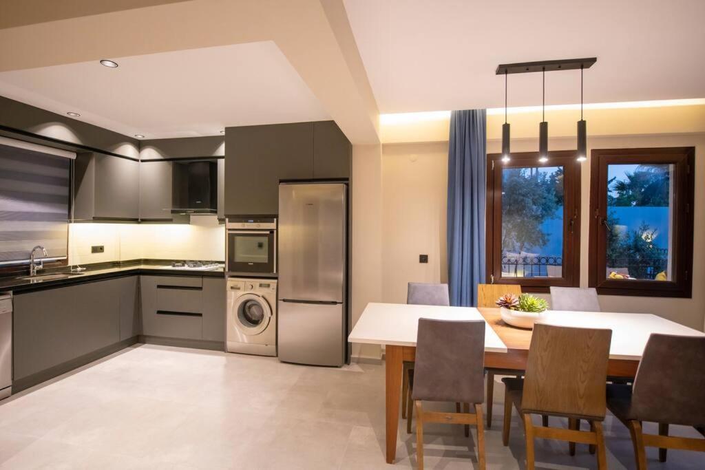 Havuzlu Korunakli Jakuzili Villa Fethiye Esterno foto