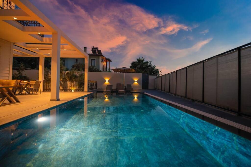 Havuzlu Korunakli Jakuzili Villa Fethiye Esterno foto