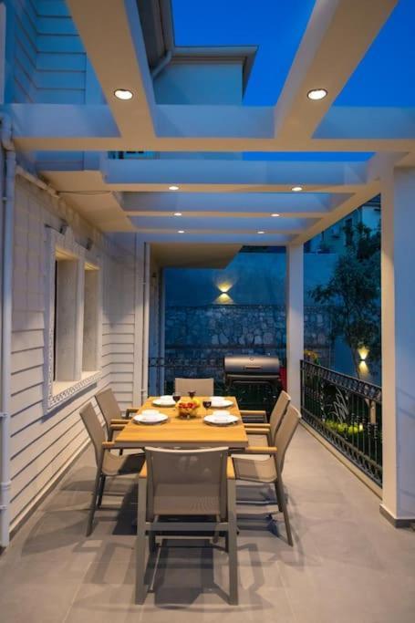 Havuzlu Korunakli Jakuzili Villa Fethiye Esterno foto